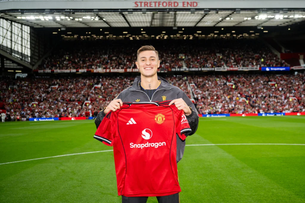 Benjamin Sesko unveiled as Man United beat Fiorentina on penalties