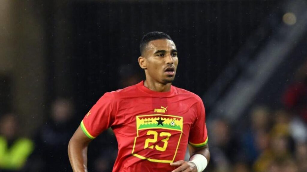 Alexander Djiku joins Spartak Moscow on a two-year contract.
