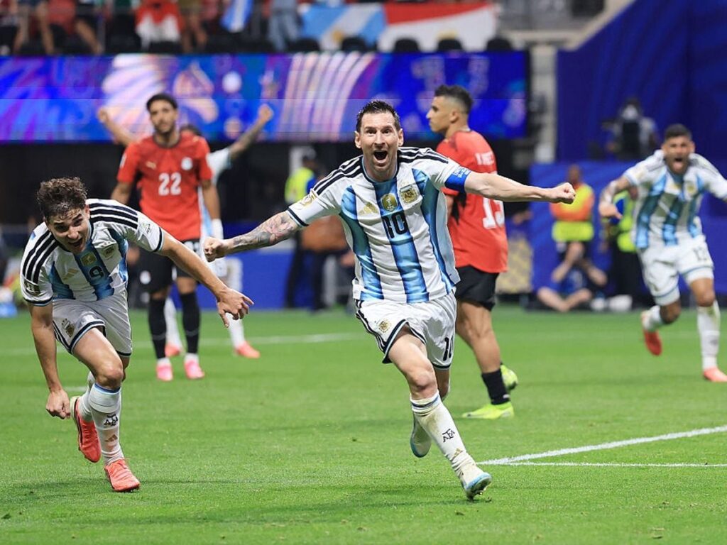 Messi leads stunning Argentina World Cup comeback against Egypt